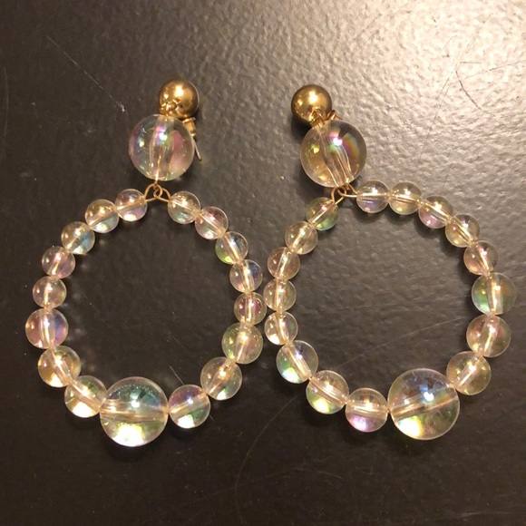 Vintage Jewelry - Iridescent beaded hoops - VINTAGE